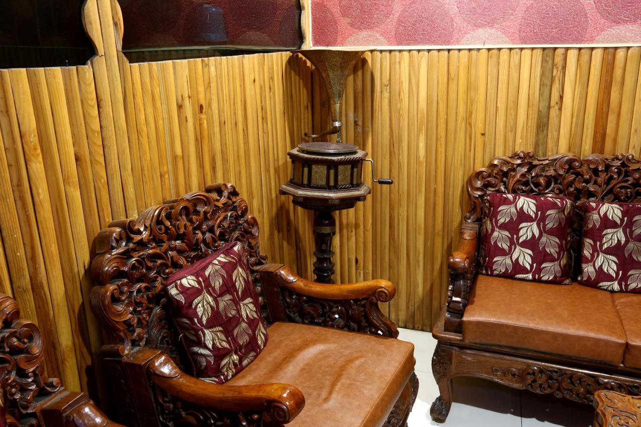 Hotel Assembly-Shillong Шилонг Екстериор снимка